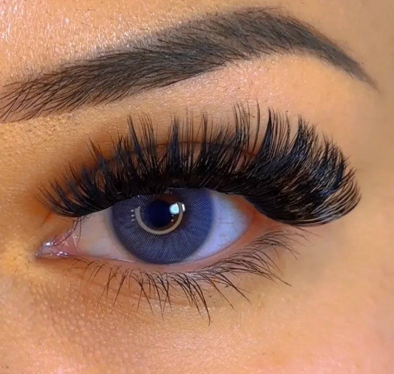Are wispy fake eyelashes natur