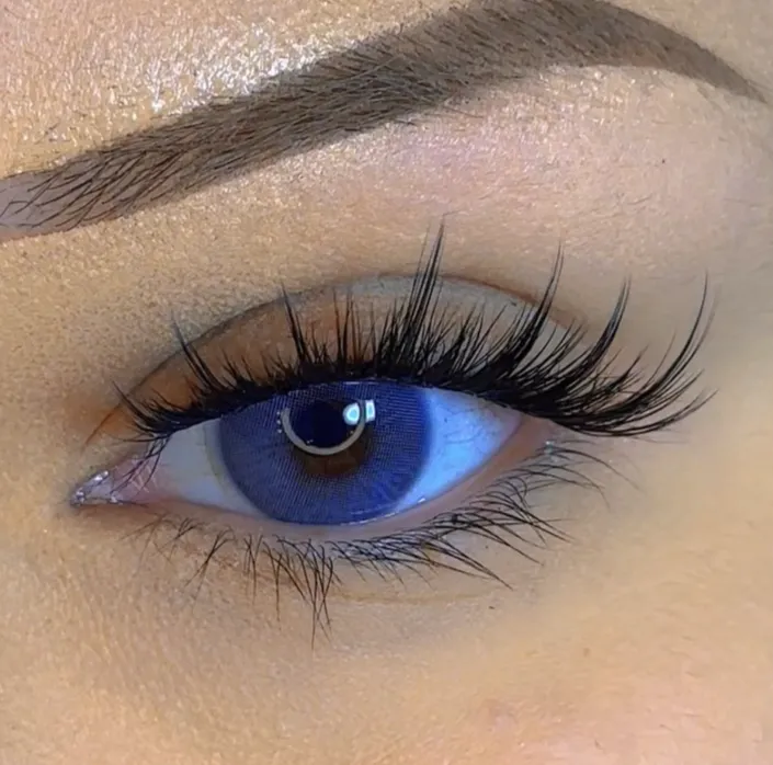 Do layered false eyelashes hav