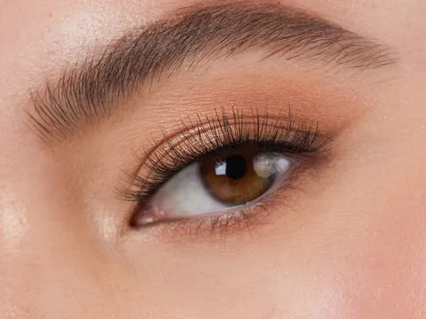 Do fine false eyelashes presen